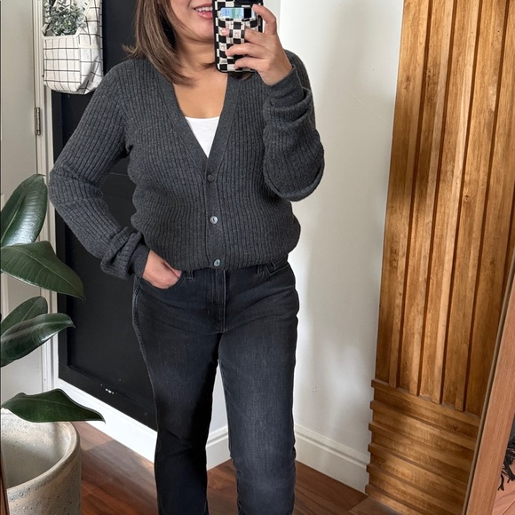 Vince 100% Cashmere ribbed Buttoned Front Cardigan Sweater. L - Picture 12 of 12